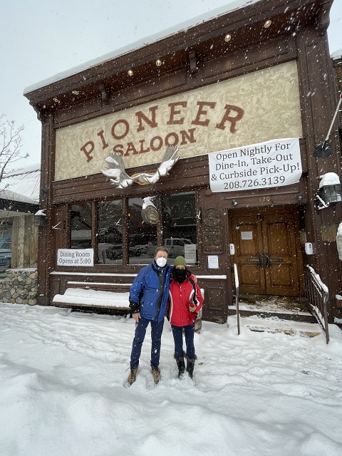 Pioneer Saloon (Mina And Stew)
